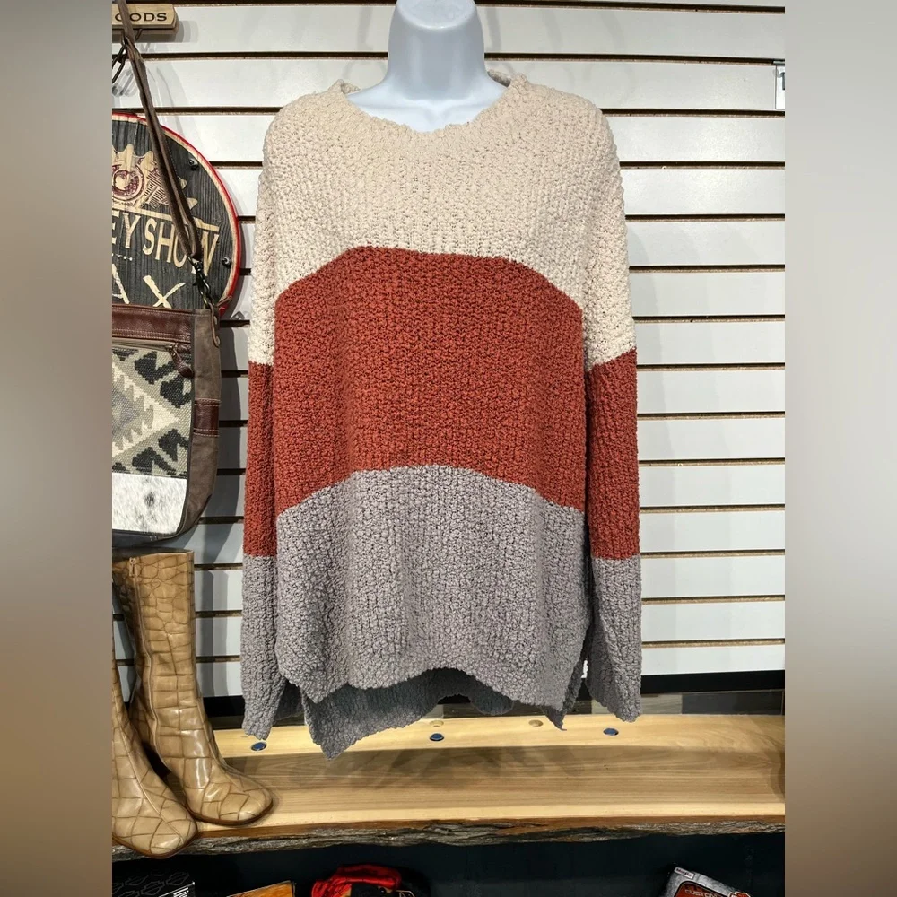 Amaryllis sweater 28” p2p - Picture 2 of 8